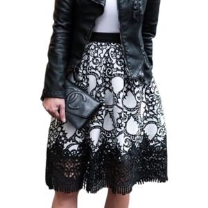 Ann Taylor Black White Lace A-Line Skirt 14 Scalloped Hem Lined Midi